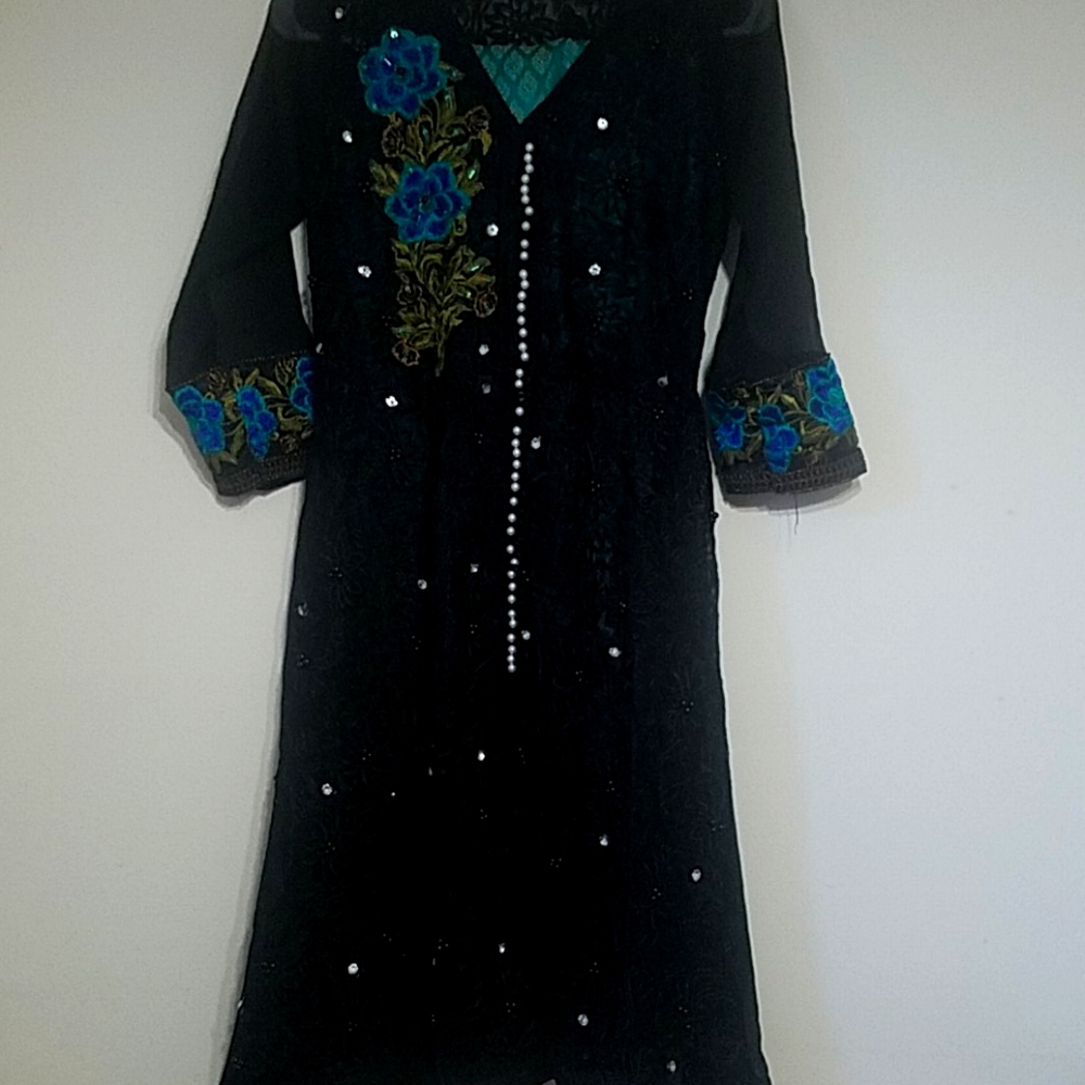 Dress - Picture 2 of 4